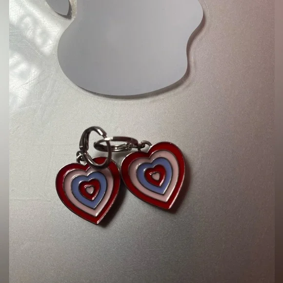 Heart shape earrings - Picture 2 of 3